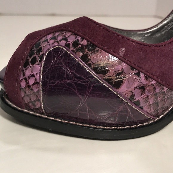 Guess Purple OpenToe SlingBack W/ Alligator Design - Picture 4 of 8